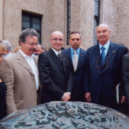 GALLARATE : CITTA’  DA  TOCCARE  Scultura bronzea in braille per non vedenti  realizzata dal Lions Club Gallarate Seprio.