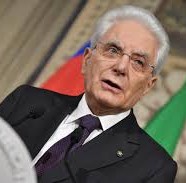 CRISI  POLITICA  E  ISTITUZIONALE